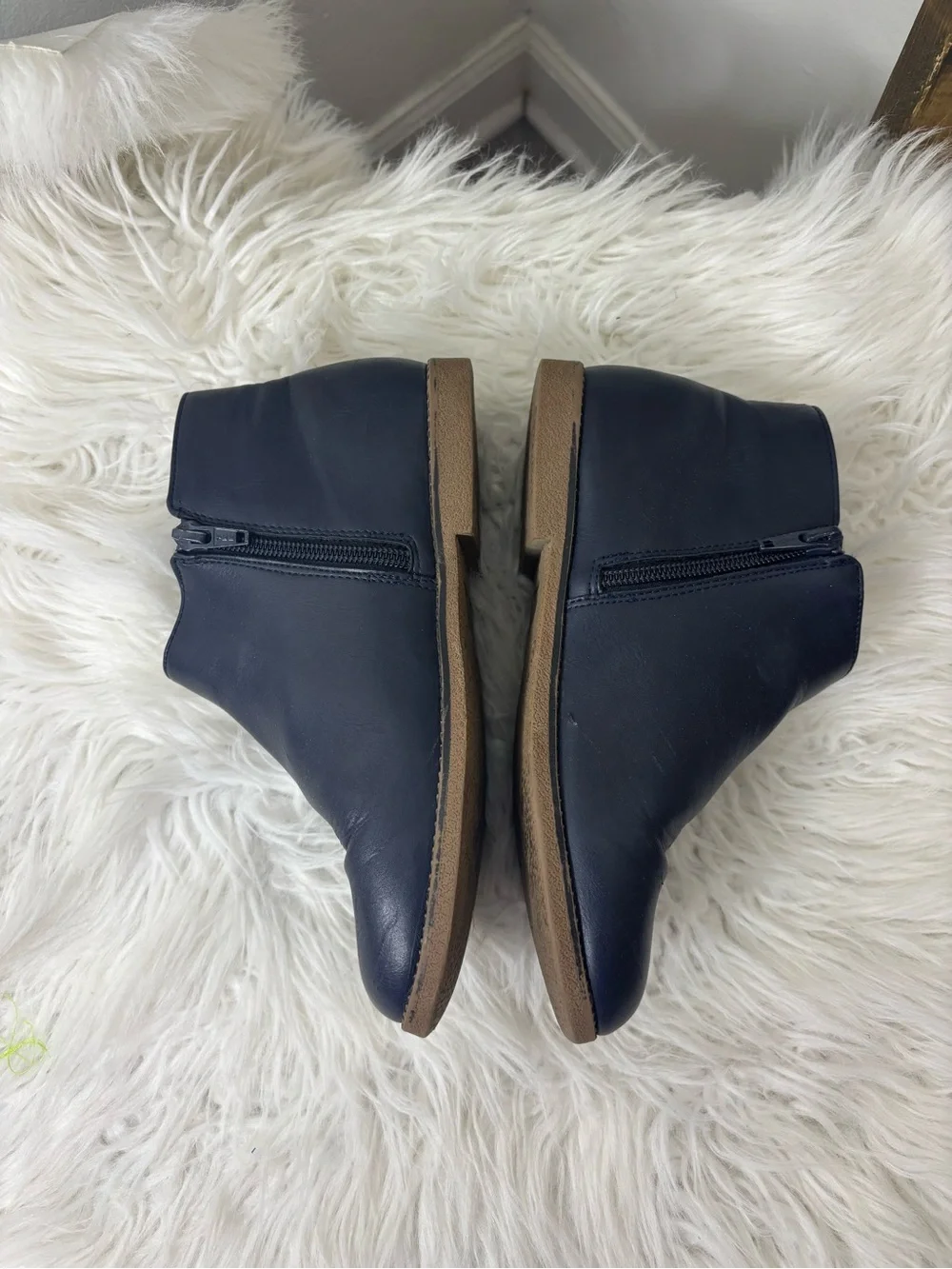 Gymboree Navy Leather Kids Ankle Boots with Red Apple Accent Size 3